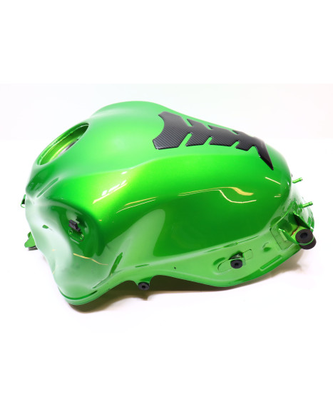 Kawasaki Z900, bränsletank