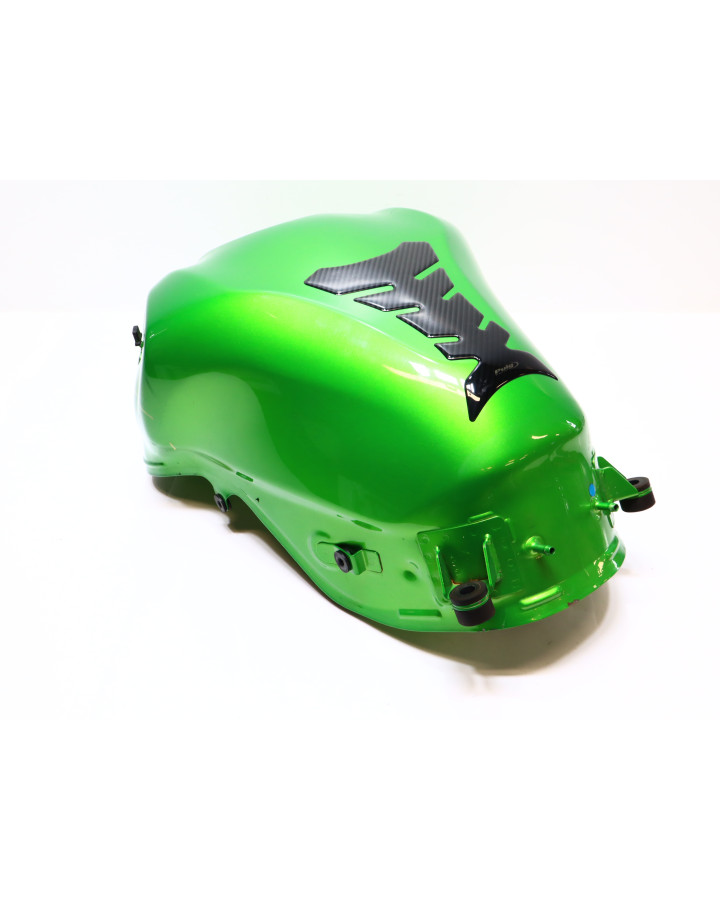 Kawasaki Z900, bränsletank