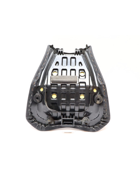 Kawasaki Z900, sadel