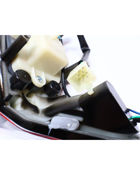 Peugeot Speedfight 4, baklykta LED