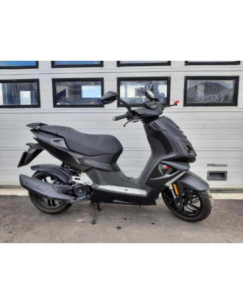 Peugeot Speedfight 4