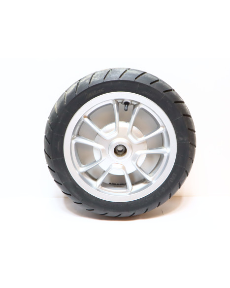 Vespa Primavera, bakhjul