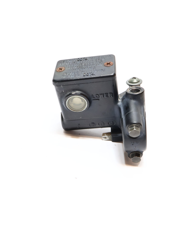 Suzuki DR650SE, bromscylinder fram