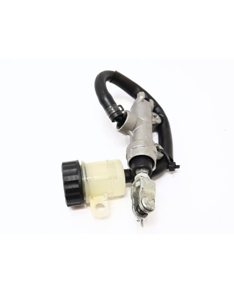 Kawasaki Z1000, bromscylinder bak