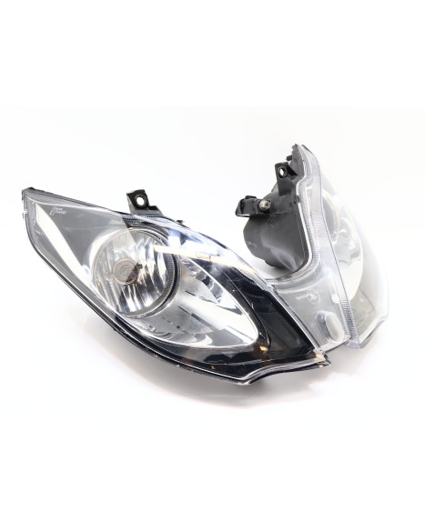 Piaggio MP3 300/500, framlykta