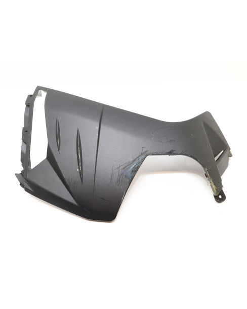 Invicta Venator, nedre sidokåpa fram höger