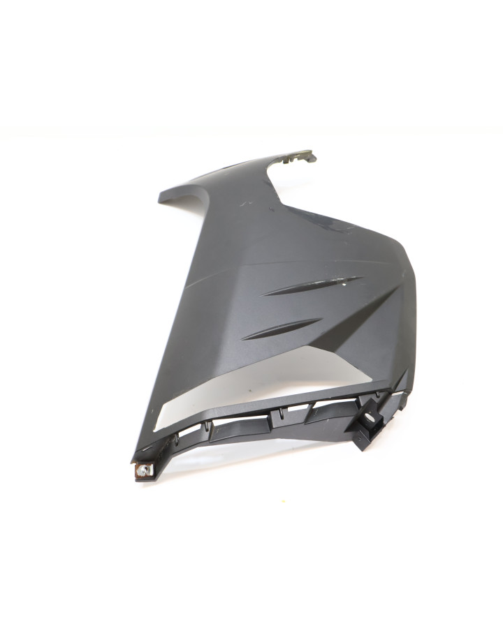 Invicta Venator, nedre sidokåpa fram höger