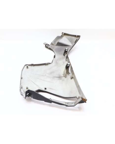 Invicta Venator, nedre sidokåpa fram höger