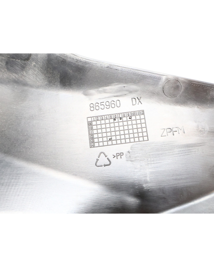 Aprilia SX 125, kylarvinge höger