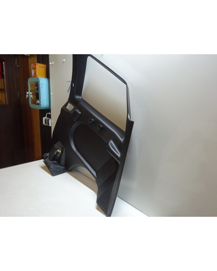 Ligier JS60, inre sidopanel bak höger