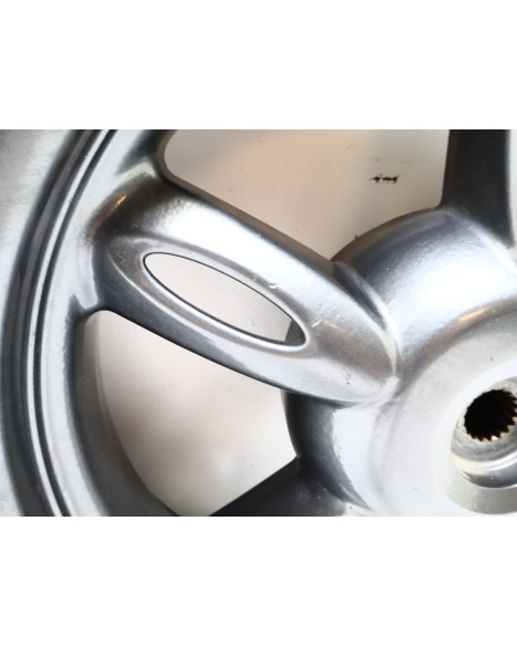 Yamaha Neos, bakfälg