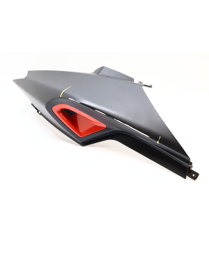 Peugeot Speedfight 4, bakre sidokåpa vänster