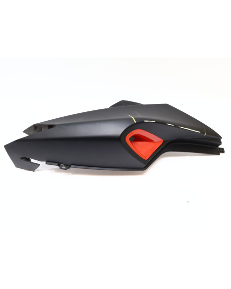 Peugeot Speedfight 4, bakre sidokåpa vänster