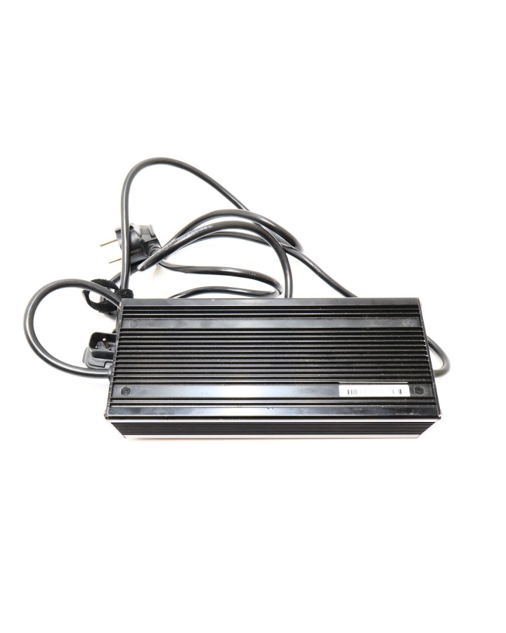 NIU MQi/UQi, batteriladdare