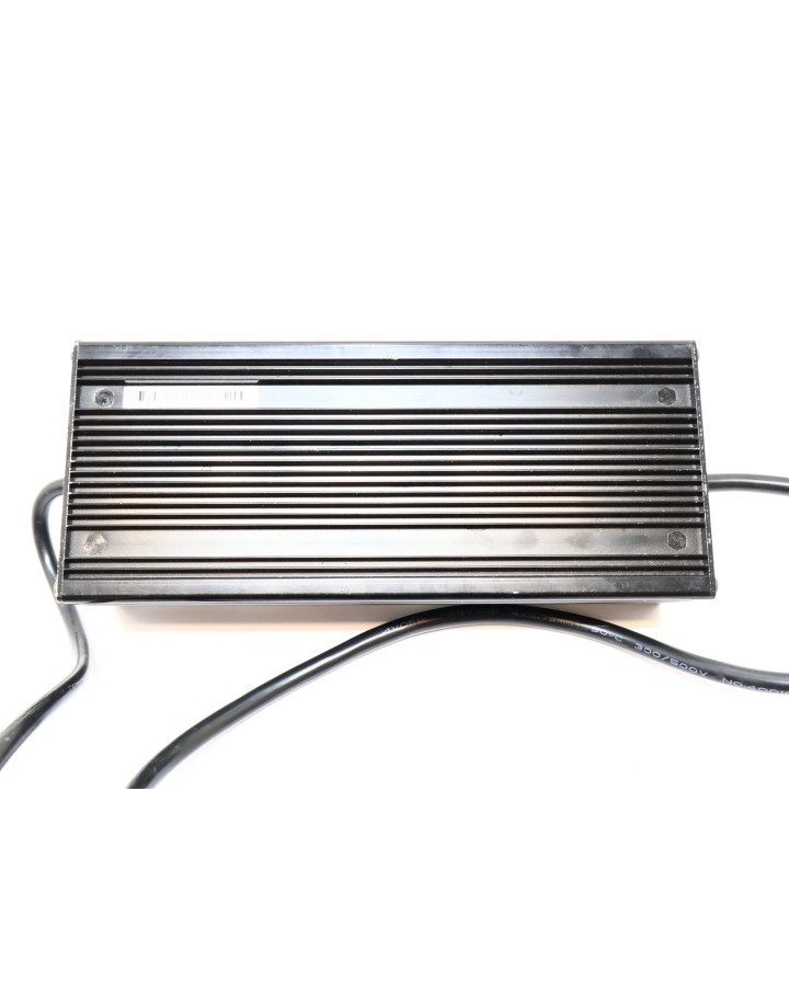 NIU MQi/UQi, batteriladdare