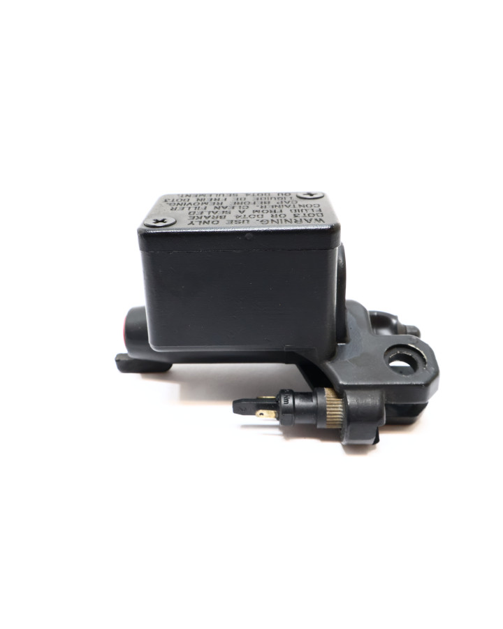 Peugeot Speedfight 4, bromscylinder bak