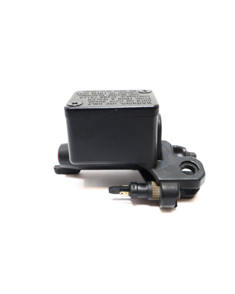 Peugeot Speedfight 4, bromscylinder bak