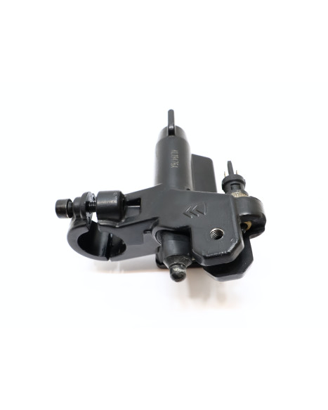 Peugeot Speedfight 4, bromscylinder bak