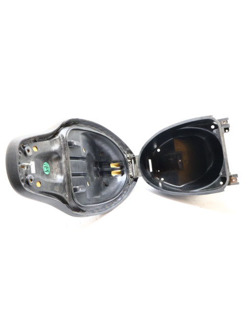 Yamaha Jog R, sadel med sadellåda 2