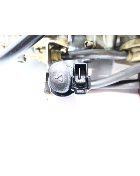 Suzuki GSX-R750, förgasarbrygga