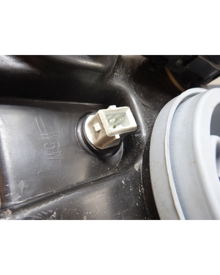 Ligier JS50, framlykta höger