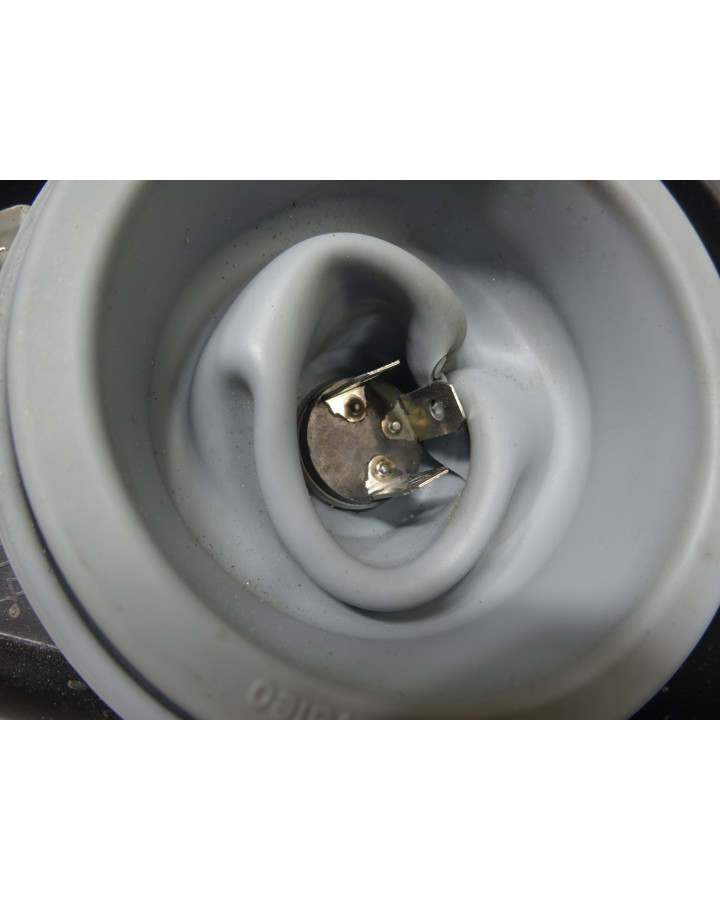 Ligier JS50, framlykta höger