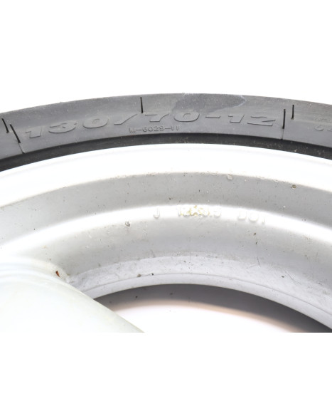 Kymco Vitality, bakhjul