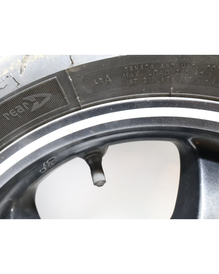 Yamaha Aerox, bakhjul