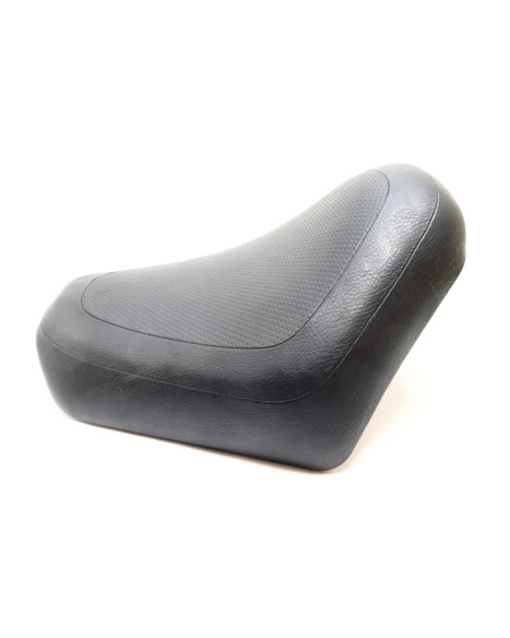 Suzuki VZ 800 Marauder, sadel