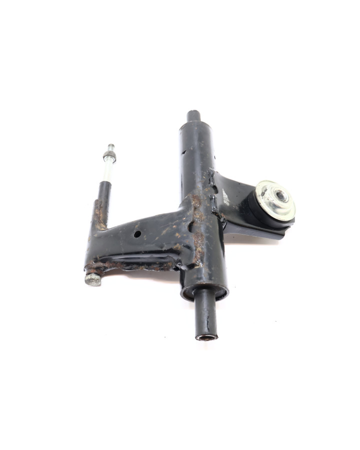 Vespa Sprint/Primavera, motorfäste