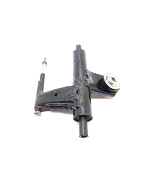 Vespa Sprint/Primavera, motorfäste