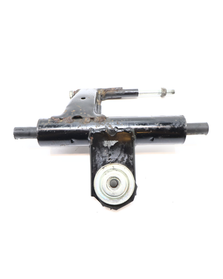 Vespa Sprint/Primavera, motorfäste