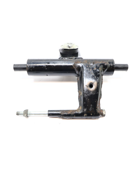 Vespa Sprint/Primavera, motorfäste