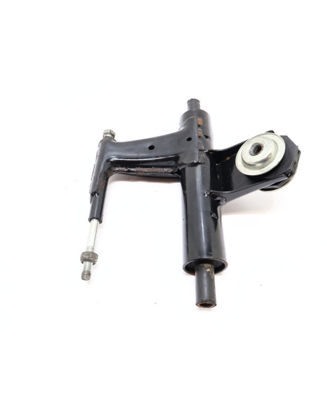 Vespa Sprint/Primavera, motorfäste