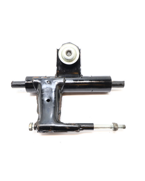 Vespa Sprint/Primavera, motorfäste