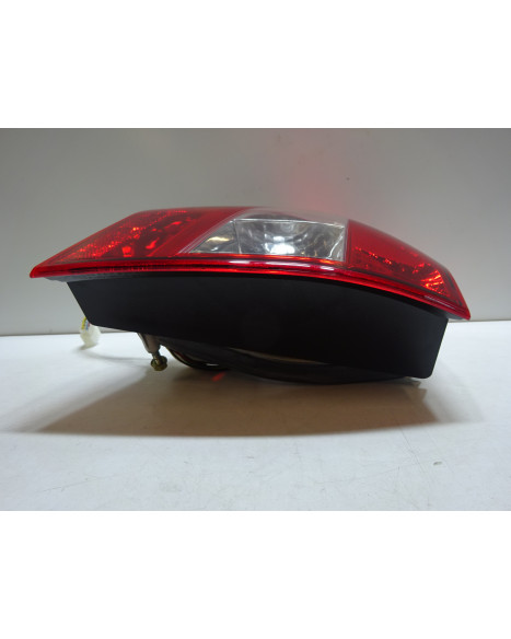 Aixam S8, baklykta vänster