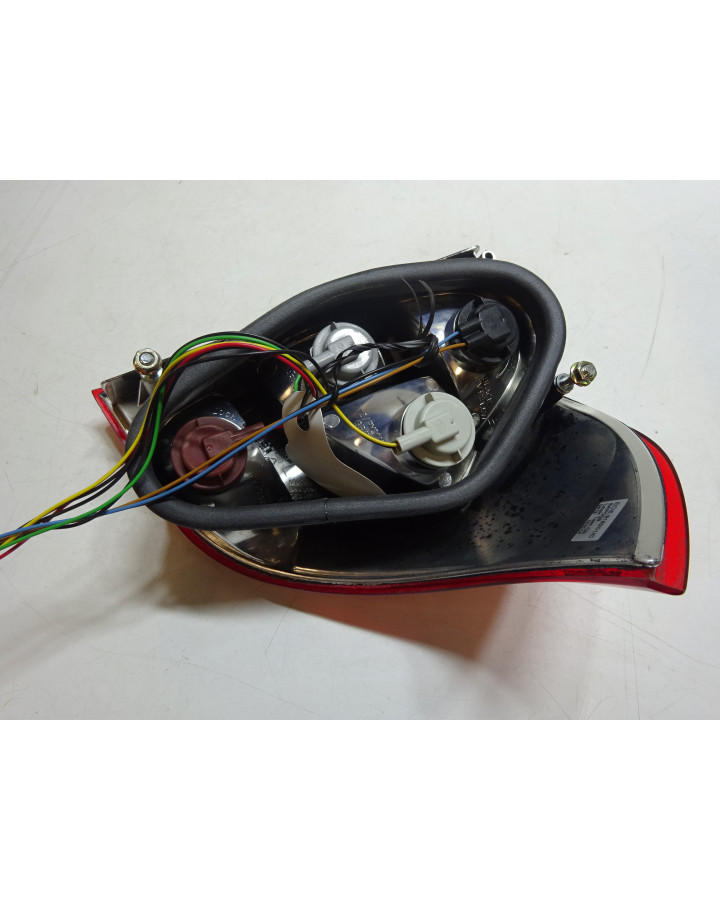 Aixam S8, baklykta vänster