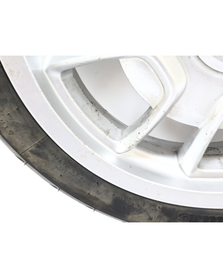 Vespa Primavera, bakhjul