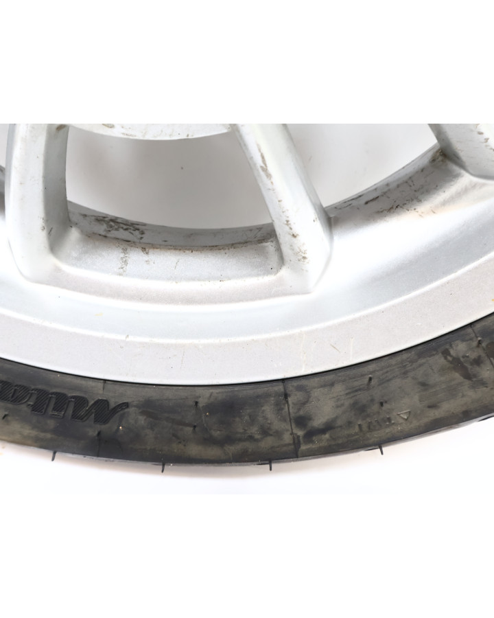 Vespa Primavera, bakhjul