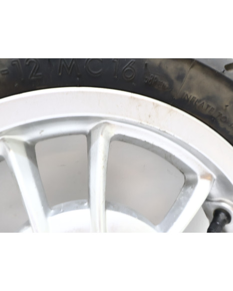 Vespa Primavera, bakhjul