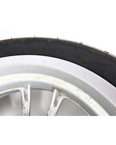 Vespa Primavera, bakhjul