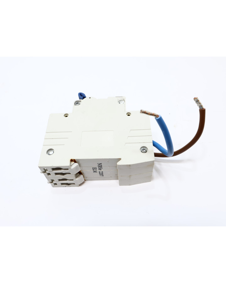 Fritidsvagnen, jordfelsbrytare