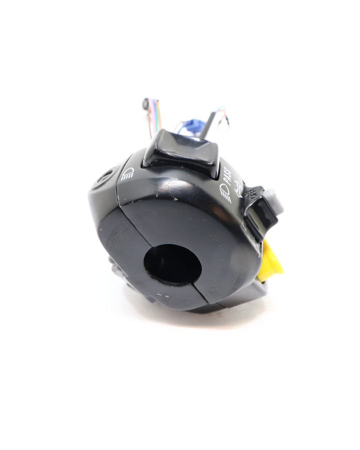 PGO G-Max, omkopplare vänster