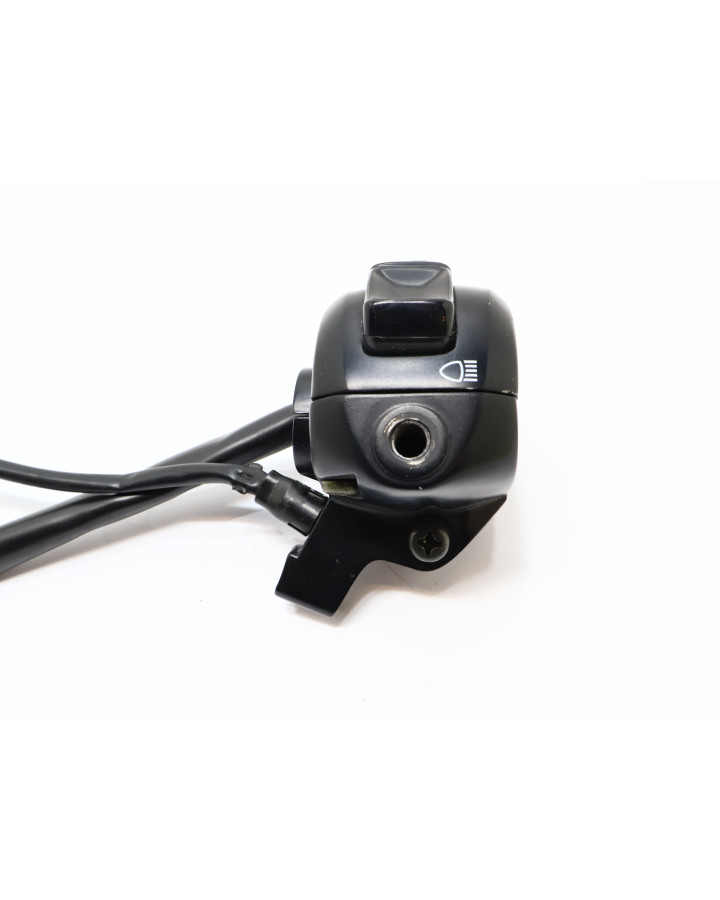 PGO G-Max, omkopplare vänster