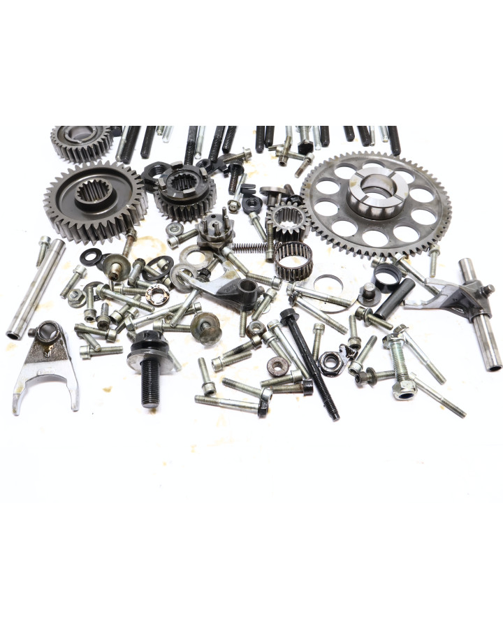 Harley-Davidson Street 750, motordelar/skruvkit...