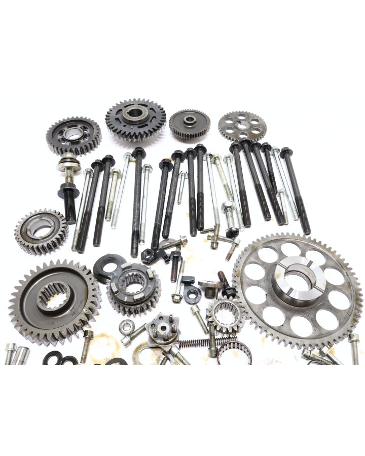 Harley-Davidson Street 750, motordelar/skruvkit...