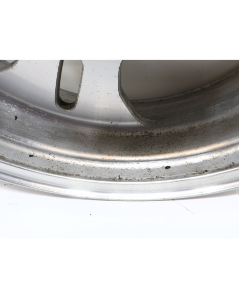 Kawasaki VN1500 Mean Streak, bakfälg