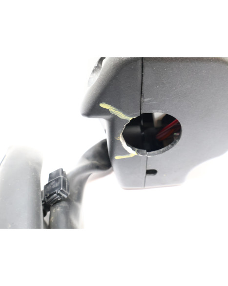 Yamaha XVS 1300A Midnight Star, omkopplare höger