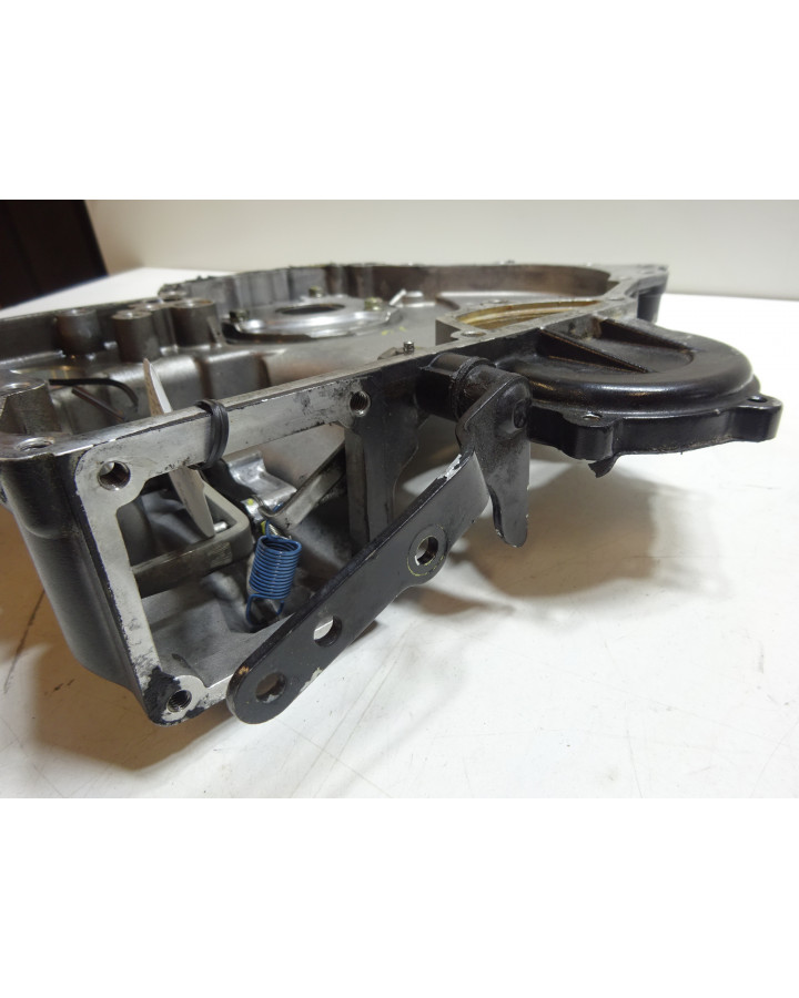 Mitsubishi L2E 635cc, motorkåpa