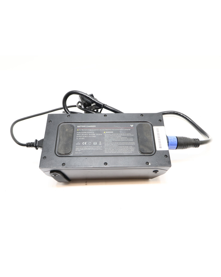 NIU MQi GT, batteriladdare